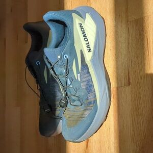 Salomon Genesis Women's Trail Running Shoes 8.5